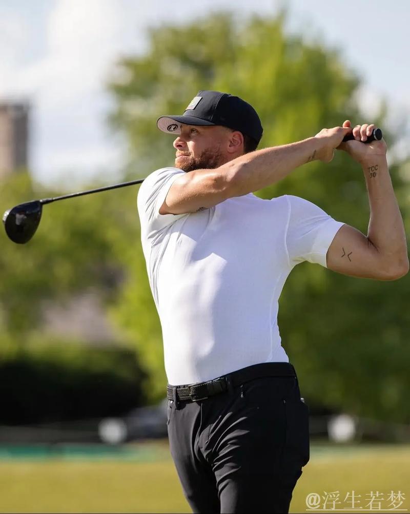 库里今日重返赛场！他回来了！